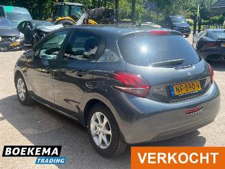 Peugeot 208 1.2 PureTech Allure Navigatie Airco Cruise PDC picture 3