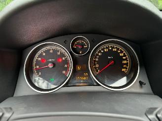 Opel Astra GTC picture 16