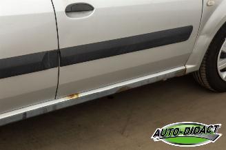 Dacia Logan 1.6-16V Lauréate 7p. picture 28