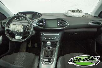 Peugeot 308 1.2 PureTech 76.699 km picture 5