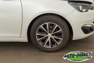 Peugeot 308 1.6 THP Allure Pano Clima Navi picture 36