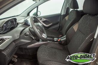 Peugeot 2008 1.2 88.215 km Clima Navi Access picture 24