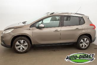 Peugeot 2008 1.2 88.215 km Clima Navi Access picture 42