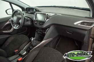 Peugeot 2008 1.2 88.215 km Clima Navi Access picture 19
