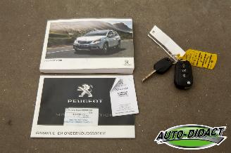 Peugeot 2008 1.2 88.215 km Clima Navi Access picture 26