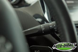 Peugeot 2008 1.2 88.215 km Clima Navi Access picture 16