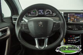 Peugeot 2008 1.2 88.215 km Clima Navi Access picture 5