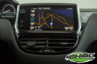 Peugeot 2008 1.2 88.215 km Clima Navi Access picture 7