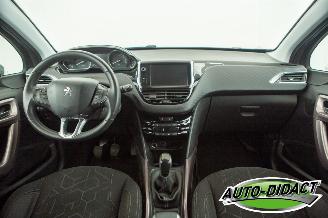 Peugeot 2008 1.2 88.215 km Clima Navi Access picture 22