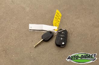 Peugeot 2008 1.2 88.215 km Clima Navi Access picture 27