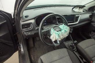 Kia Stonic 1.2 MPi 66.962 km Airco Navi ComfortPlusLine Navigator picture 22