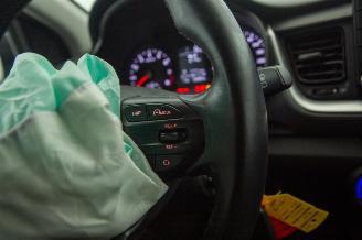 Kia Stonic 1.2 MPi 66.962 km Airco Navi ComfortPlusLine Navigator picture 14