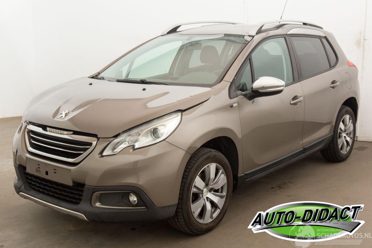 Peugeot 2008 1.2 88.215 km Clima Navi Access