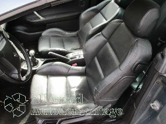 Peugeot 307 307 CC (3B) Cabrio 2.0 16V (EW10J4(RFN)) [100kW]  (10-2003/06-2005) picture 10