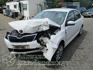 demontáž osobní automobily Skoda Rapid Rapid Liftback 1.2 TSI (CBZA) [63kW]  (07-2012/05-2015) 2014