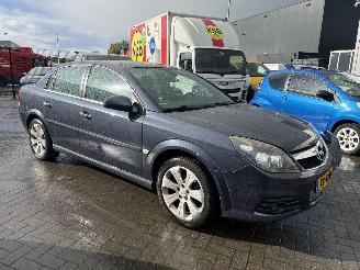 Damaged car Opel Vectra 1.8 16V Executive Automaat 2008/6