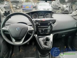 Lancia Ypsilon Ypsilon (312), Hatchback, 2011 0.9 TwinAir 85 picture 13