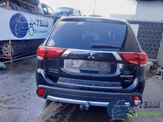 Coche siniestrado Mitsubishi Outlander Outlander (GF/GG), SUV, 2012 / 2022 2.0 16V 4x2 2015/10