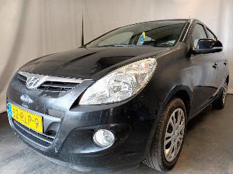 uszkodzony samochody osobowe Hyundai I-20 i20 Hatchback 1.2i 16V (G4LA) [57kW]  (09-2008/12-2012) 2011/6