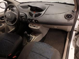 Renault Twingo Twingo II (CN) Hatchback 3-drs 1.2 (D7F-800(Euro 4)) [43kW]  (03-2007/=
09-2014) picture 8