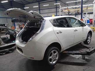 Nissan Leaf Leaf (ZE0) Hatchback Leaf (EM61) [80kW]  (11-2010/12-2017) picture 3