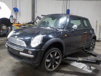 Mini Mini Mini One/Cooper (R50) Hatchback 1.6 16V One (W10-B16A) [66kW]  (06-200=
1/09-2006) picture 1
