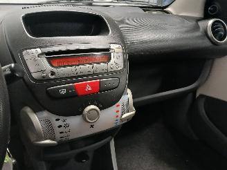 Citroën C1 C1 Hatchback 1.0 12V (1KR-FE(CFB)) [50kW]  (06-2005/09-2014) picture 15