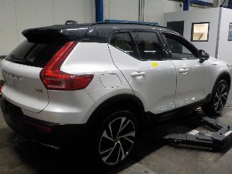 Volvo XC40 XC40 (XZ) 2.0 T4 Geartronic 16V (B4204T47) [140kW]  (09-2018/12-2021) picture 3