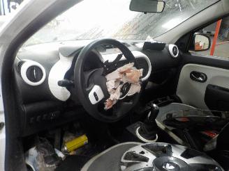 Renault Twingo Twingo III (AH) Hatchback 5-drs 1.0 SCe 70 12V (H4D-400(H4D-A4)) [52kW=
]  (09-2014/...) picture 5