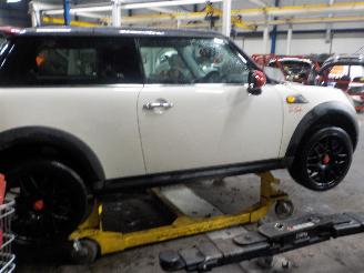 Mini Mini Mini (R56) Hatchback 1.6 16V Cooper (N12-B16A) [88kW]  (10-2006/02-201=
2) picture 3
