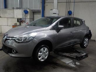Vrakbiler auto Renault Clio Clio IV (5R) Hatchback 5-drs 0.9 Energy TCE 90 12V (H4B-400(H4B-A4)) [=
66kW]  (11-2012/08-2021) 2015/2