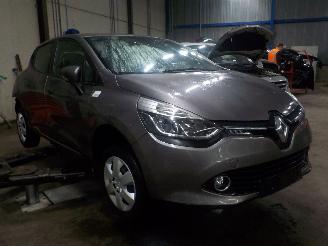 Renault Clio Clio IV (5R) Hatchback 5-drs 0.9 Energy TCE 90 12V (H4B-400(H4B-A4)) [=
66kW]  (11-2012/08-2021) picture 2