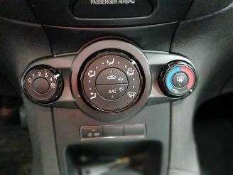 Ford Fiesta Fiesta 6 (JA8) Hatchback 1.0 SCI 12V 80 (P4JC) [59kW]  (10-2012/06-201=
7) picture 18