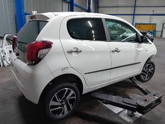 Peugeot 108 108 Hatchback 1.0 12V (1KRFE(CFB)) [51kW]  (05-2014/...) picture 3