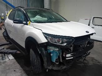 Kia Stonic Stonic (YB) SUV 1.0i T-GDi 12V (G3LC) [88kW]  (07-2017/...) picture 2