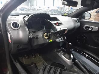 Renault Wind Wind (EN/E4) Cabrio 1.2 16V TCE (D4F-782(D4F-K7)) [74kW]  (07-2010/06-=
2013) picture 5