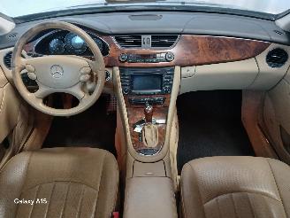 Mercedes CLS CLS (C219) Sedan 350 CGI 3.5 V6 24V (M272.985) [215kW]  (04-2006/12-20=
10) picture 12
