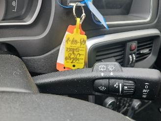 Volvo V-40 V40 (MV) Hatchback 5-drs 2.0 D2 16V (D4204T8(Euro 6b)) [88kW]  (02-201=
5/08-2019) picture 16