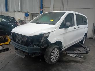 Vrakbiler auto Mercedes Vito Vito Tourer (447.7) Bus 1.6 111 CDI 16V (OM622.951) [84kW]  (10-2014/.=
=2E.) 2016/0