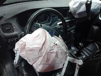 Volvo V-40 V40 (MV) Hatchback 5-drs 2.0 D4 16V (D4204T14) [140kW]  (05-2014/08-20=
19) picture 5