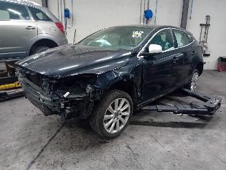 Purkuautot passenger cars Volvo V-40 V40 (MV) Hatchback 5-drs 2.0 D4 16V (D4204T14) [140kW]  (05-2014/08-20=
19) 2014