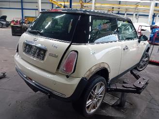 Mini Mini Mini One/Cooper (R50) Hatchback 1.6 16V Cooper (W10-B16A) [85kW]  (06-=
2001/09-2006) picture 3