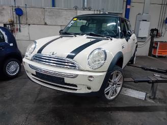 Vrakbiler auto Mini Mini Mini One/Cooper (R50) Hatchback 1.6 16V Cooper (W10-B16A) [85kW]  (06-=
2001/09-2006) 2005/0