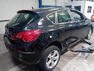 Opel Astra Astra J (PC6/PD6/PE6/PF6) Hatchback 5-drs 1.4 16V ecoFLEX (A14XER(Euro=
 5)) [74kW]  (12-2009/10-2015) picture 3