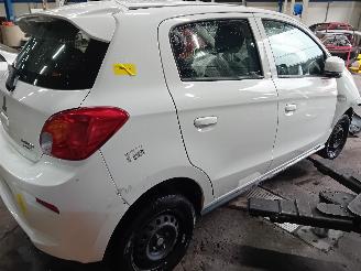 Mitsubishi Space-star Space Star (A0) Hatchback 1.0 12V (3A90(Euro 5)) [52kW]  (05-2012/...)= picture 3