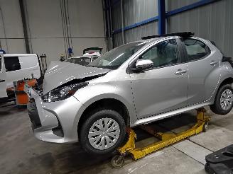 Vrakbiler auto Toyota Yaris Yaris IV (P21/PA1/PH1) Hatchback 1.5 12V Hybrid 115 (M15AFXE) [85kW]  =
(02-2020/...) 2023/0