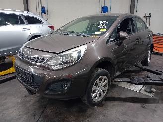 Salvage car Kia Rio Rio III (UB) Hatchback 1.2 CVVT 16V (G4LA5) [63kW]  (09-2011/12-2017) 2011