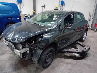 Vrakbiler auto Renault Clio Clio IV (5R) Hatchback 5-drs 1.5 Energy dCi 90 FAP (K9K-608(K9K-B6)) [=
66kW]  (11-2012/08-2021) 2014/0