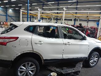 Nissan Qashqai Qashqai (J11) SUV 1.2 DIG-T 16V (HRA2DDT) [85kW]  (11-2013/...) picture 3