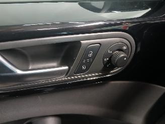 Volkswagen Tundra Beetle (16AB) Hatchback 3-drs 1.2 TSI (CBZB) [77kW]  (07-2011/07-2019)= picture 15